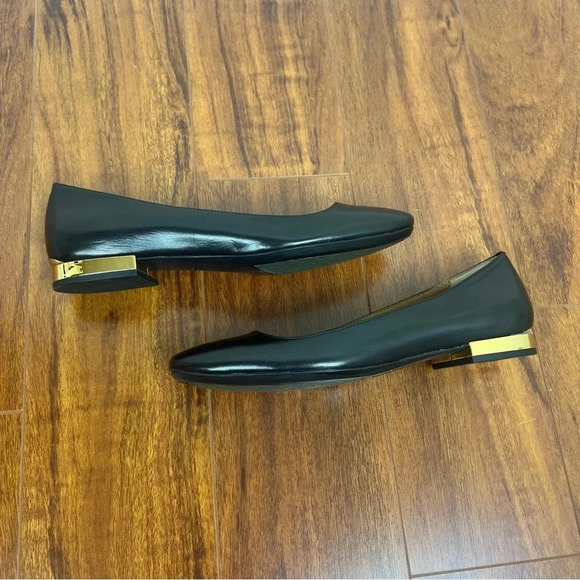 NEW Calvin Klein Felice Ballet Flat Block Heel Black Gold Size 7 - Picture 3 of 6